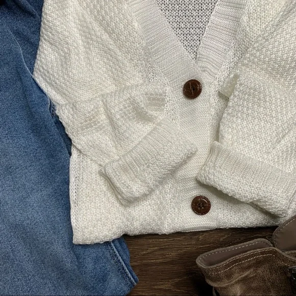 ☀️CLEARANCE☀️ Button Up Lightweight Cardigan Sweater - Picture 4 of 14